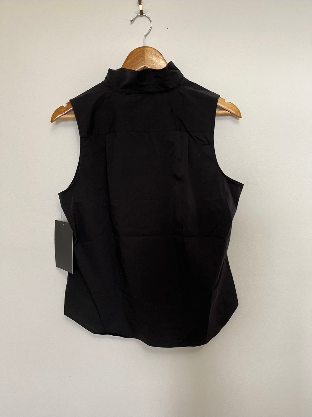 NWT Tuckernuck Black Sleeveless Bessette Button Down Size L - Picture 7 of 7